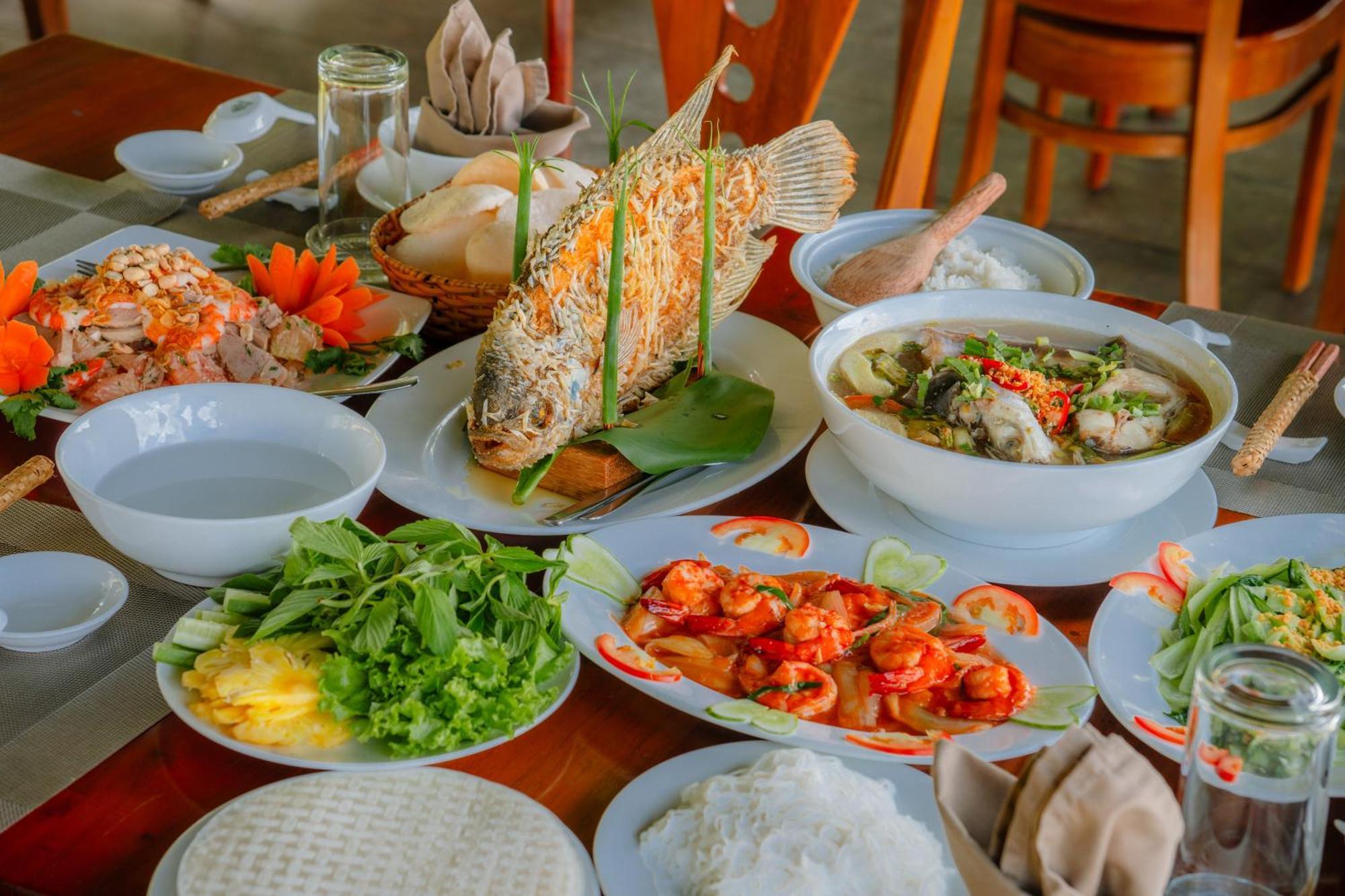 Mekong Lodge Resort Кайбе Экстерьер фото